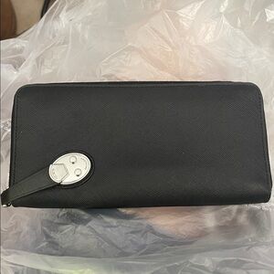 Tumi Black Zi-Around Coated Saffiano Leather Wallet Push Lock Women